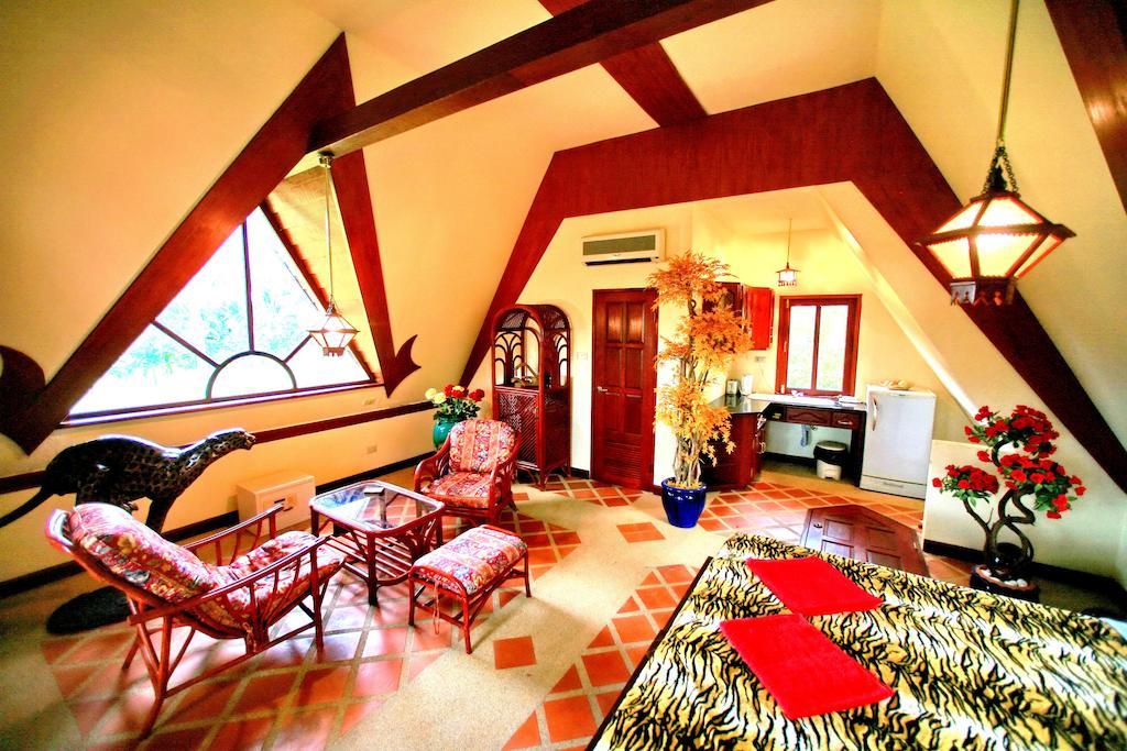 فندق كوكو بالاس ريزورت Nai Harn الغرفة الصورة